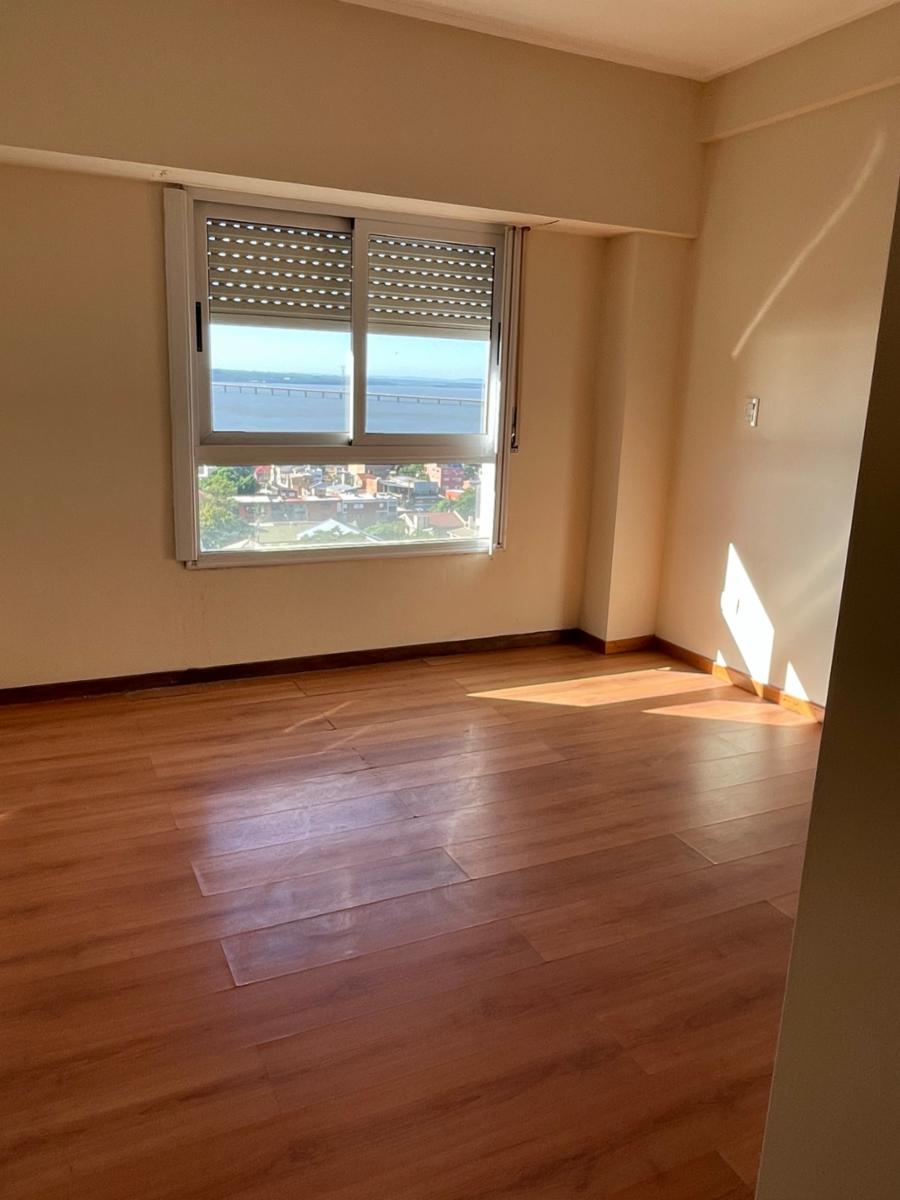Departamento de categoria vista al rio — foto 3