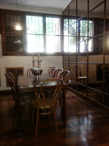 Lindísima casa Bo.Patoty en dos plantas, detalles de gran jerarquía.en mármol y espejos.-3 dormitorios, 2 baños — foto 2
