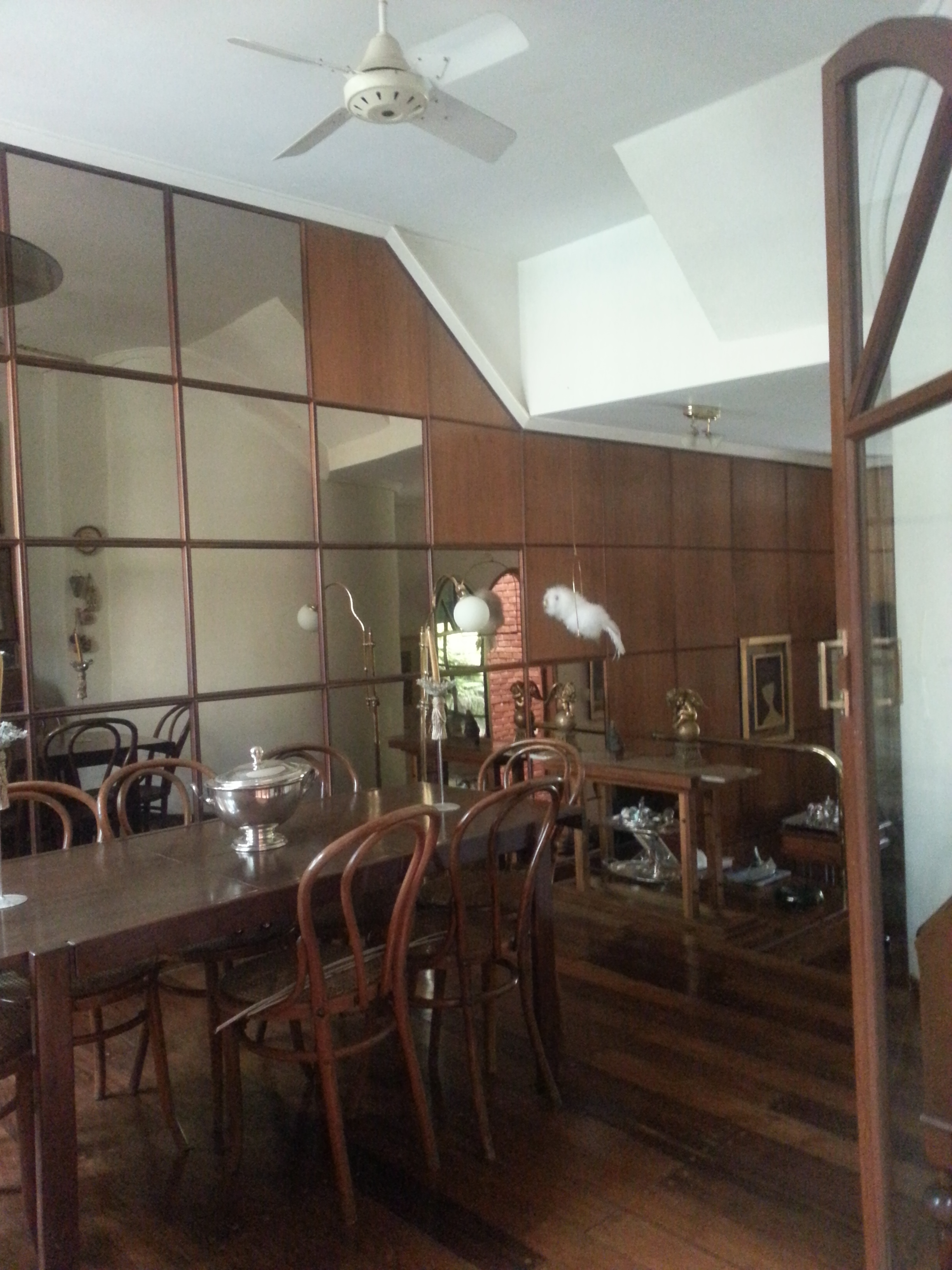 Lindísima casa Bo.Patoty en dos plantas, detalles de gran jerarquía.en mármol y espejos.-3 dormitorios, 2 baños — foto 3