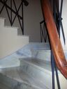 Propiedad antigua muy céntrica en 490 m2 de terreno. 2 plantas, varios ambientes.- Explotacion comercial actual.-Apto construccion en altura. - 2