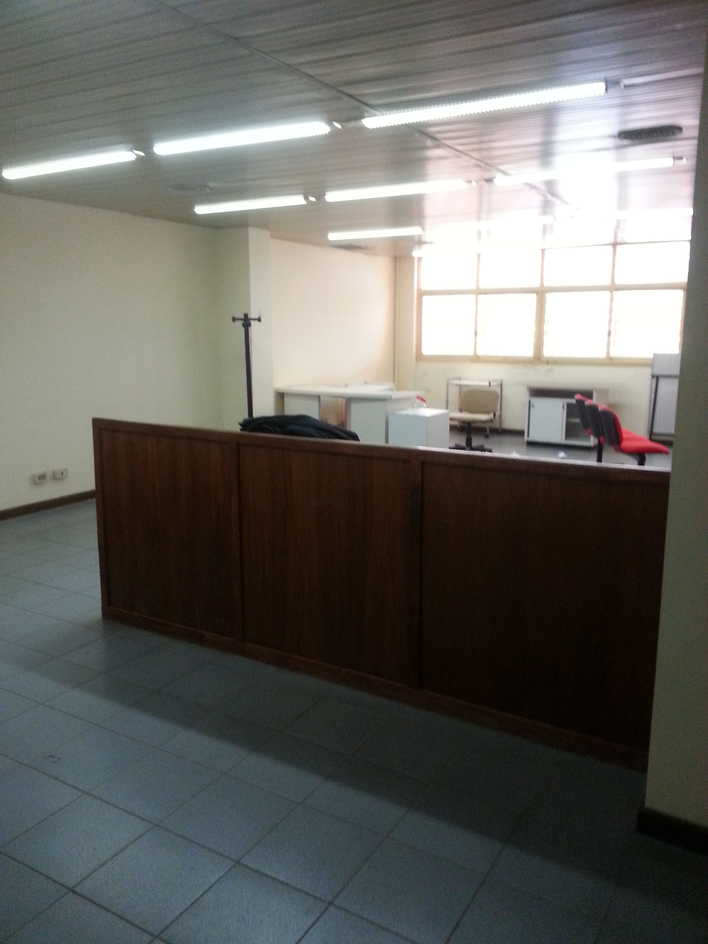 Planta 310m2 en piso de edificio muy céntrico-12 Oficinas, 3 baños, aire acondicionado central-Salon-ALQUILER Y VENTA - 3