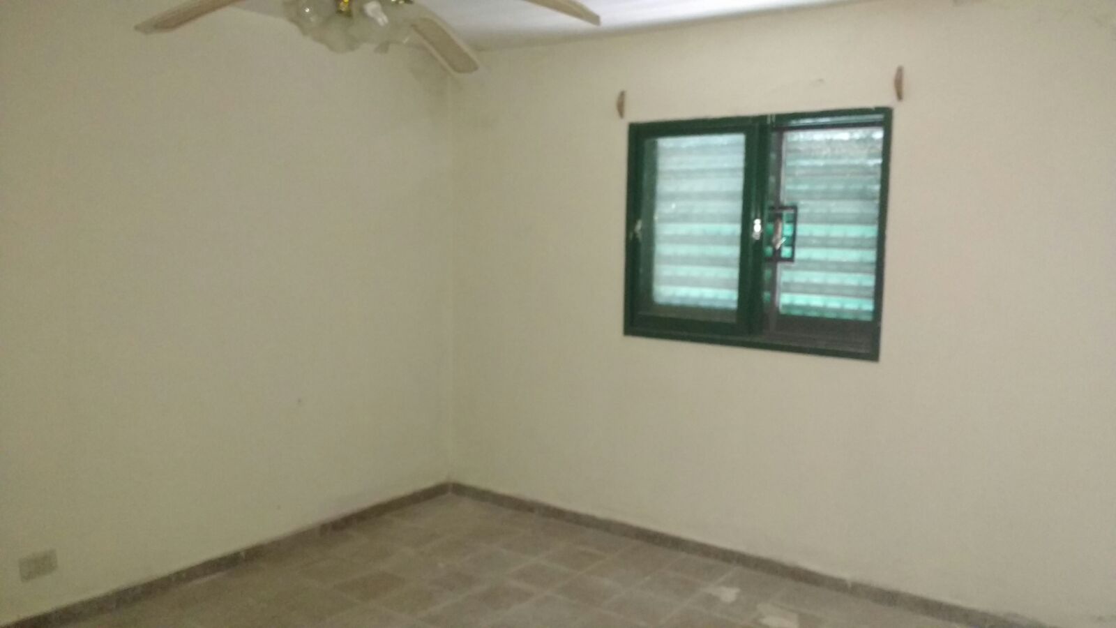 Oportunidad casa muy amplia a refaccionar 3 dorm.