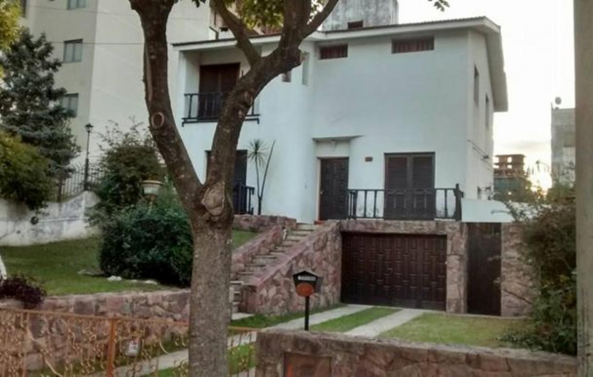 HERMOSA CASA CENTRICA DE 3 PISOS FINANCIADA — foto 5