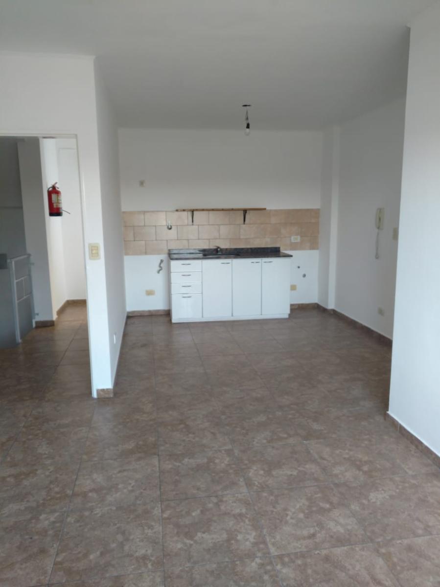 OPORTUNIDAD DEPARTAMENTO 2 AMBIENTES EN JOSÉ CLEMENTE PAZ - 5
