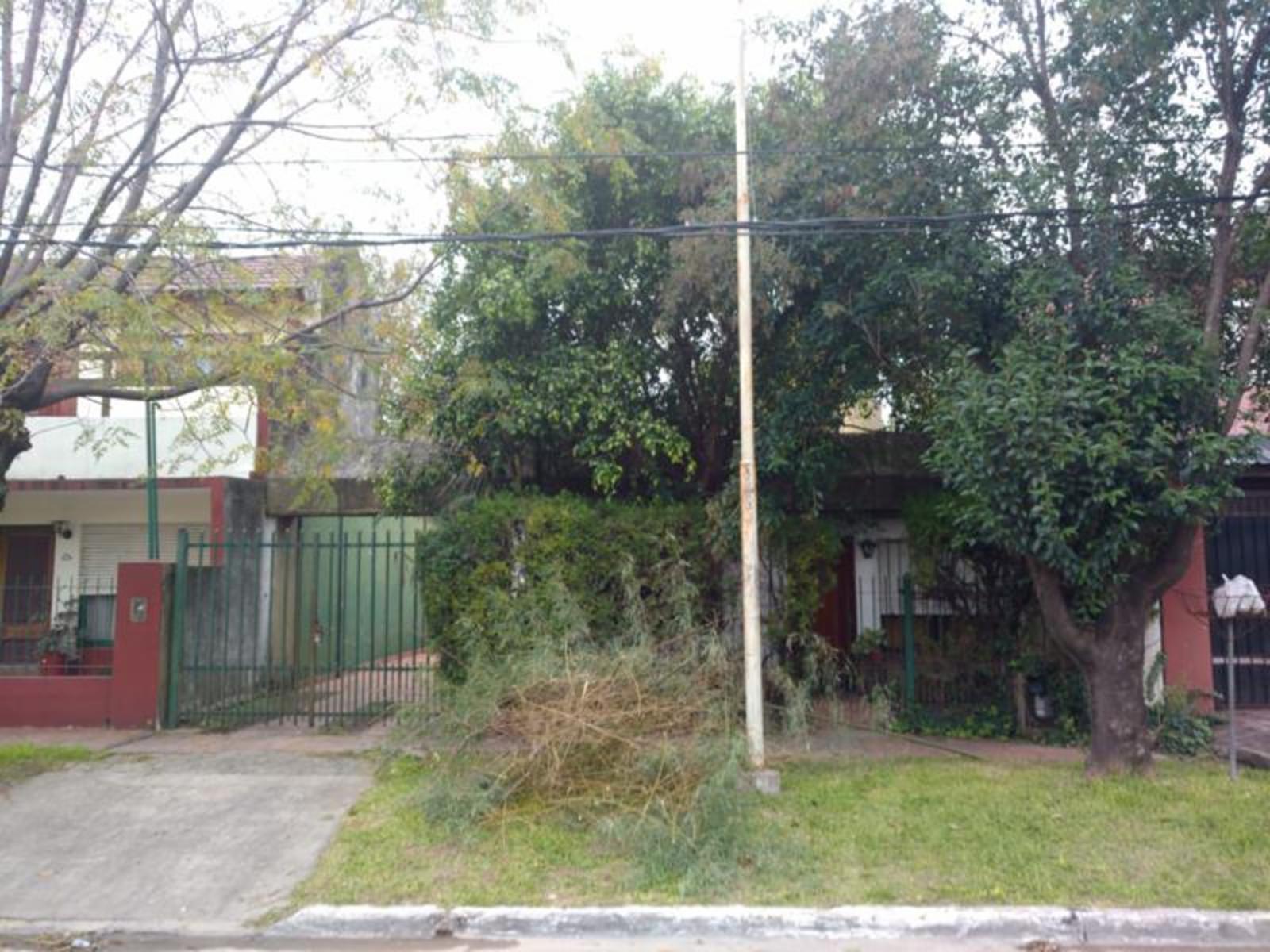EXCELENTE OPORTUNIDAD CASA EN BELLA VISTA CON PISCINA — foto 2