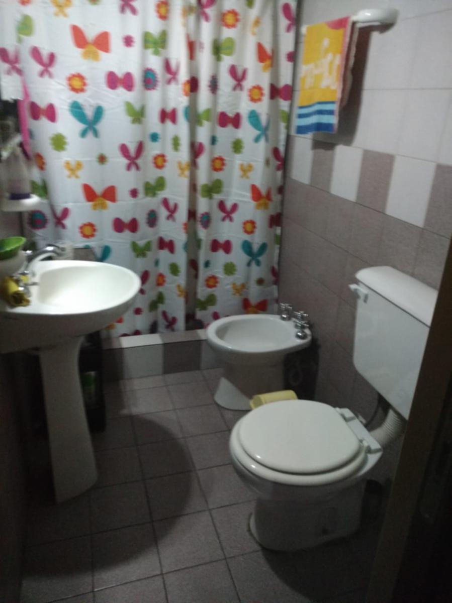 HERMOSO CHALET A METROS DE SARGENTO CABRAL — foto 2