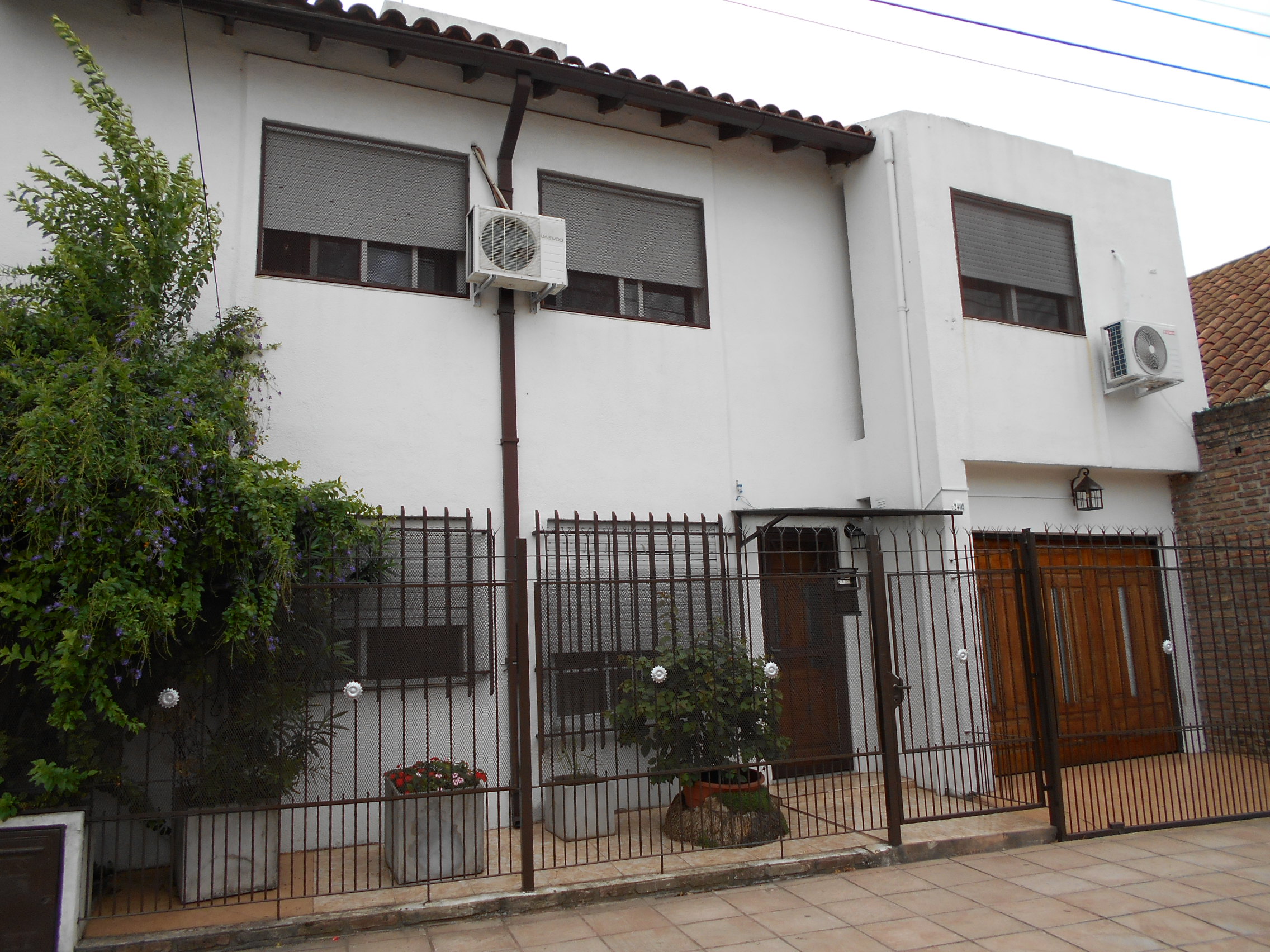 Casa en dos plantas 3 dormitorios - Familia numerosa - Apta credito — foto 2
