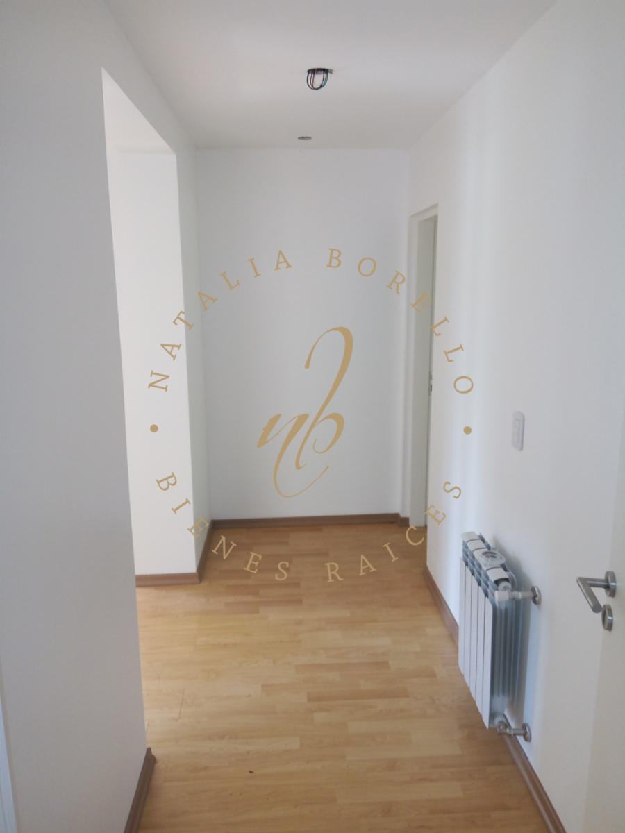 Importante casa de categoría a estrenar de tres dormitorios amplio parque y piscina. — foto 5