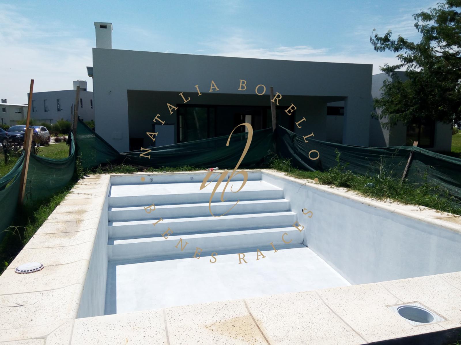 Importante casa de categoría a estrenar de tres dormitorios amplio parque y piscina. — foto 13