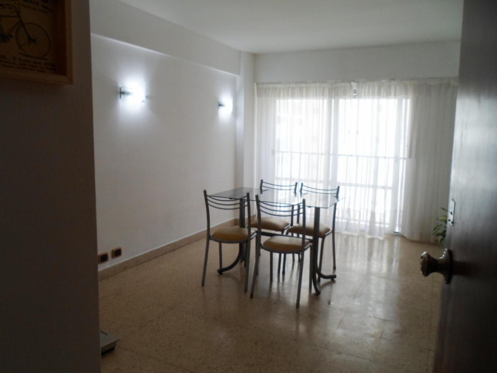 Departamento de 2 ambientes, se vende con muebles. Luminoso. — foto 4