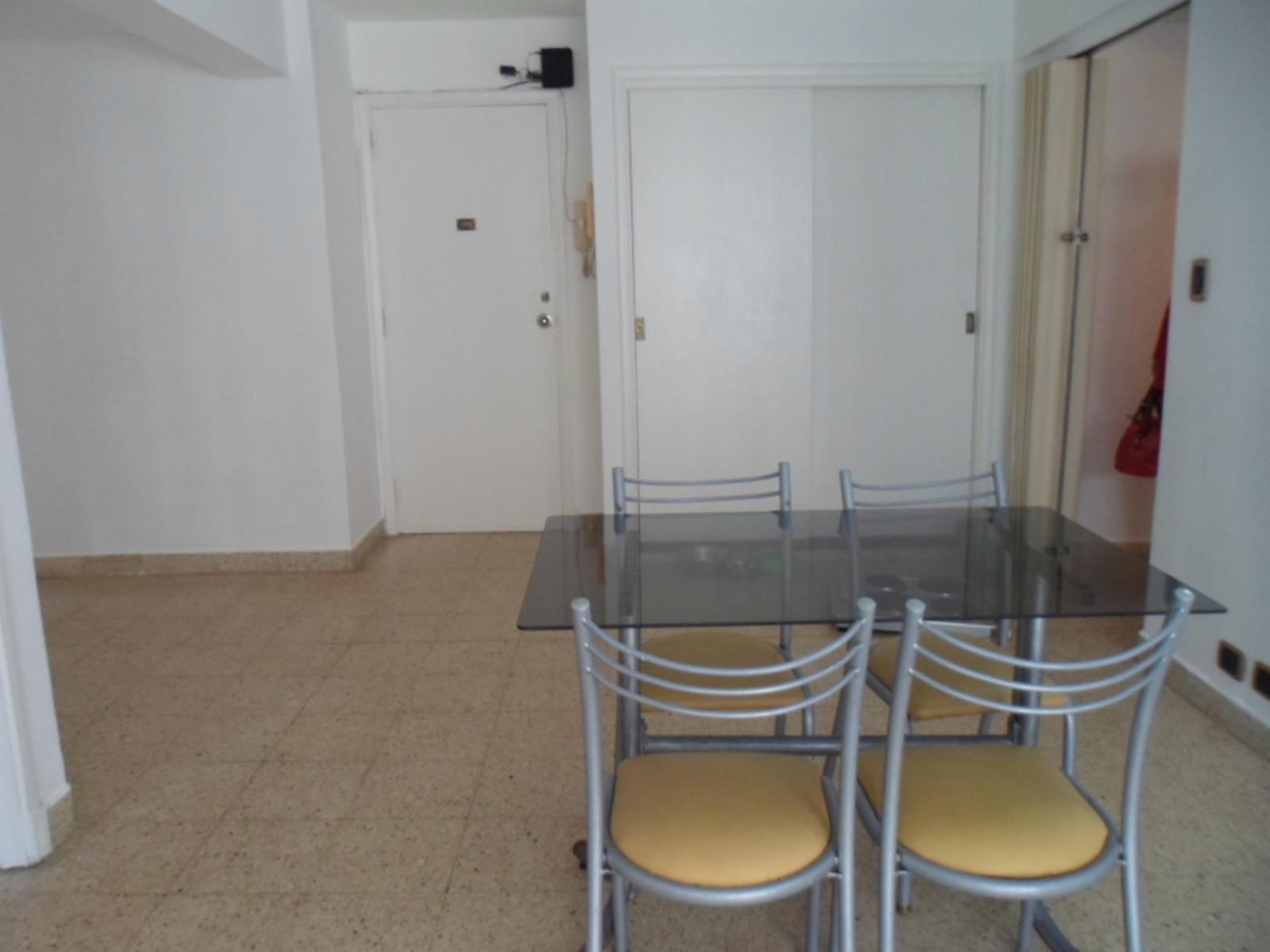 Departamento de 2 ambientes, se vende con muebles. Luminoso. — foto 5