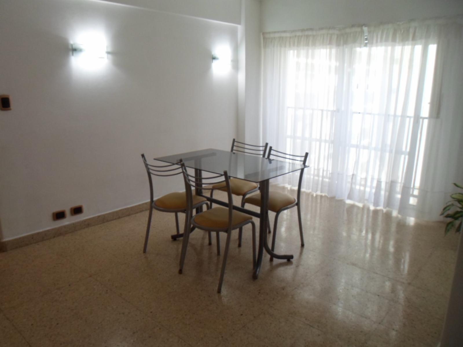 Departamento de 2 ambientes, se vende con muebles. Luminoso. — foto 8