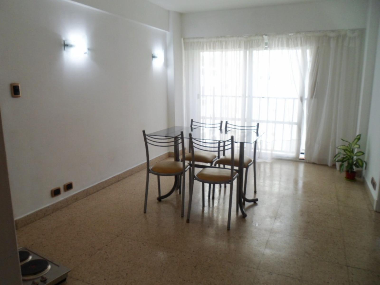 Departamento de 2 ambientes, se vende con muebles. Luminoso. — foto 9