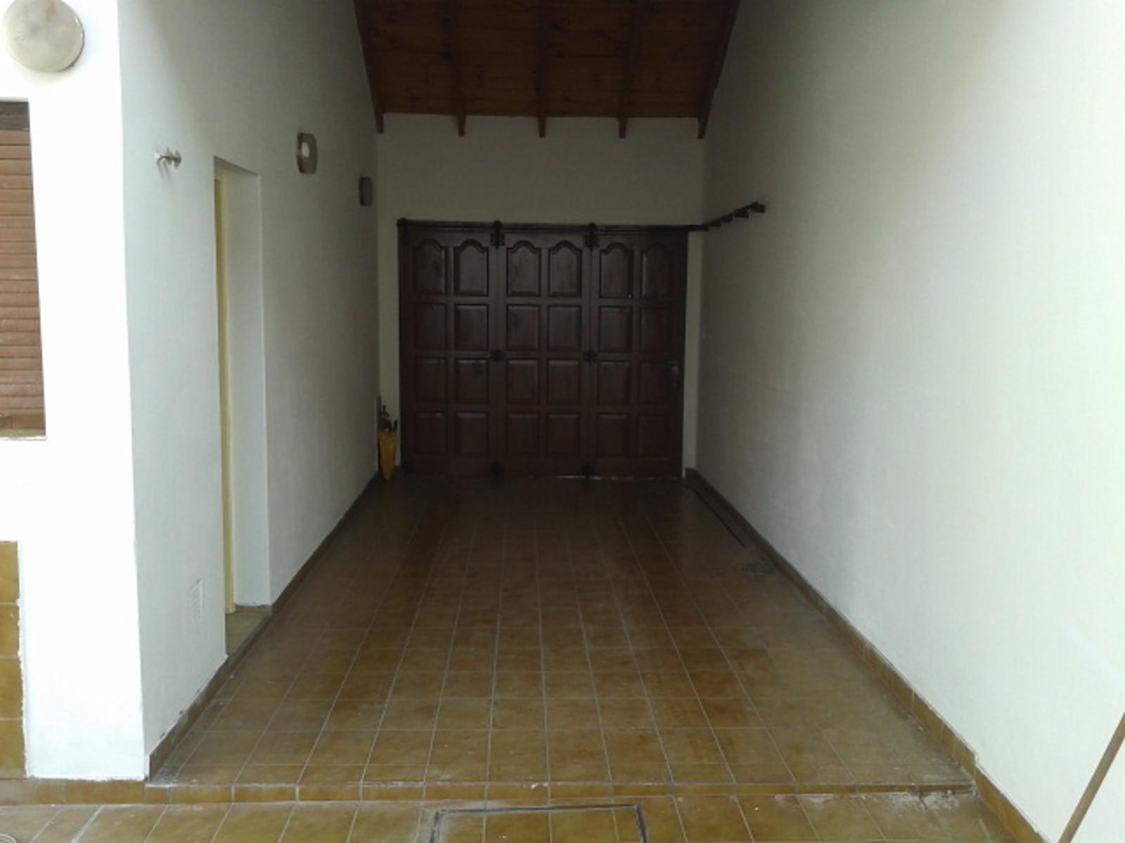 Casa 2 dormitorios c/garaje - 13