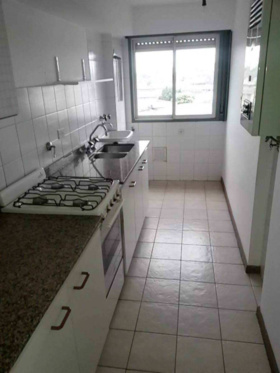 Departamento 1 dormitorio con cochera Gral Paz 244 - 2