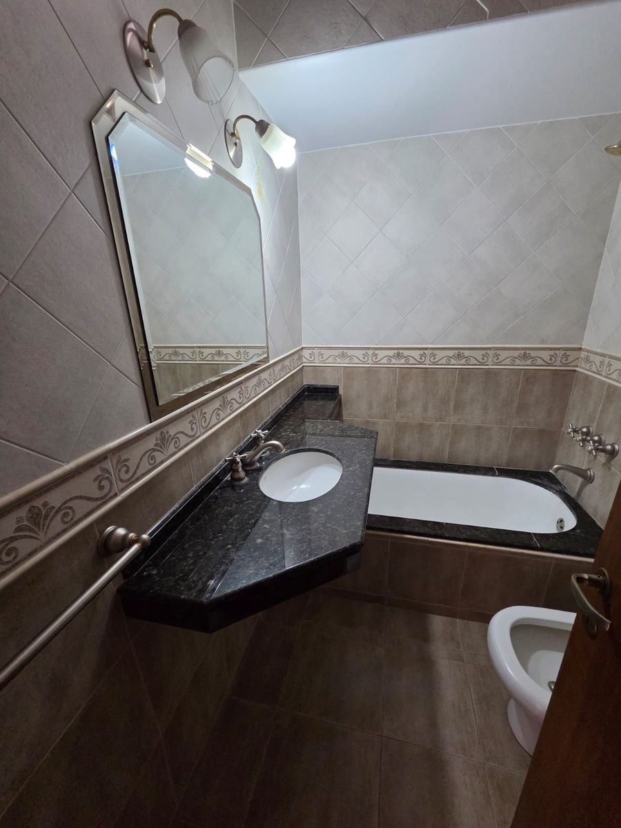 Casa Interna 3 dormitorios 2 baños SIN garaje - 20