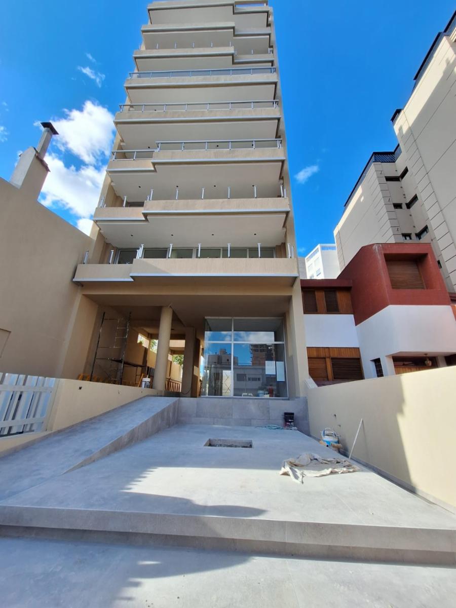 Piso 3 dormitorios Alem 175