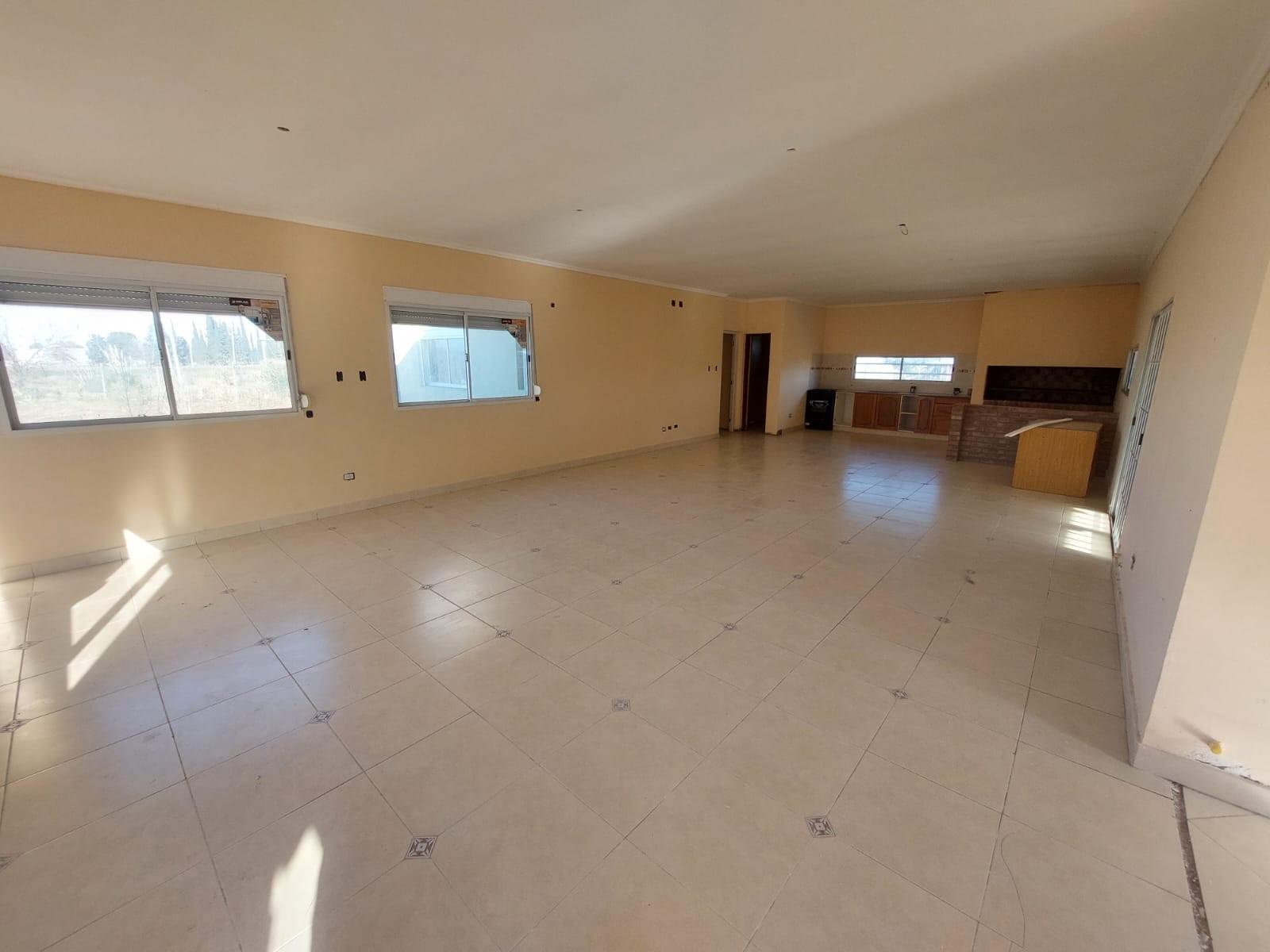 Casa-quinta sobre excelente lote de 40 x 120 mts de fondo — foto 9