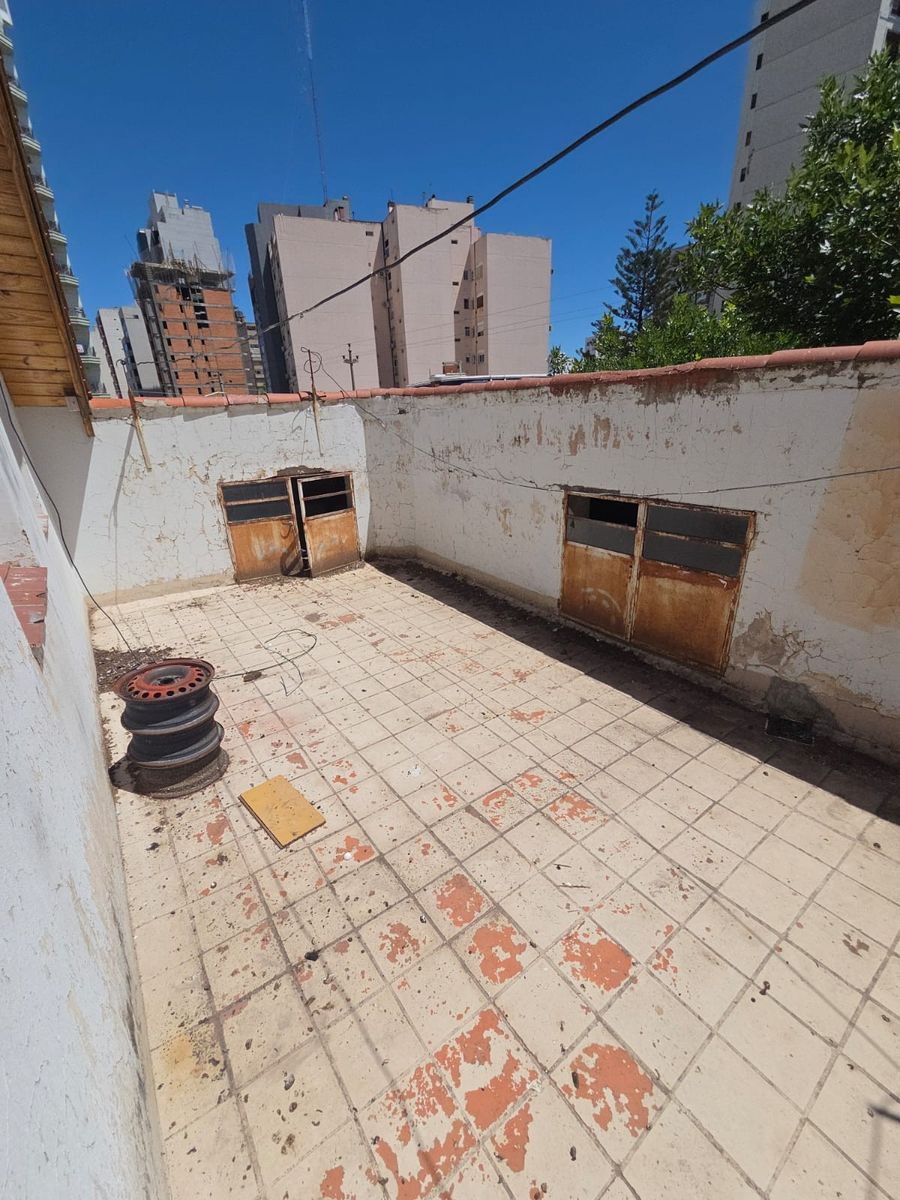 Casa de altos SOLO USO PROFESIONAL O COMERCIAL - 17