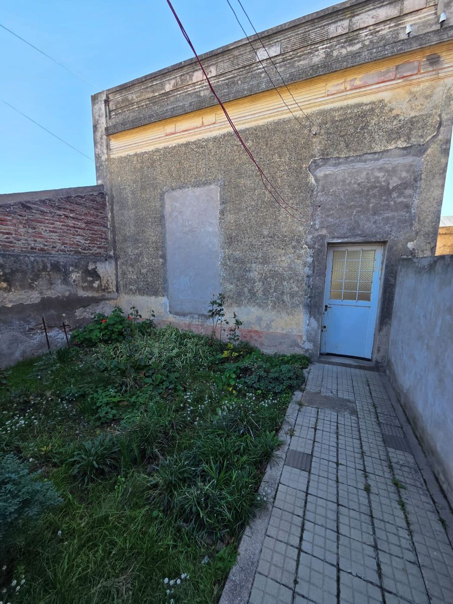 Casa Ideal Inversores a 50 Mts de plaza Villa Mitre - 2