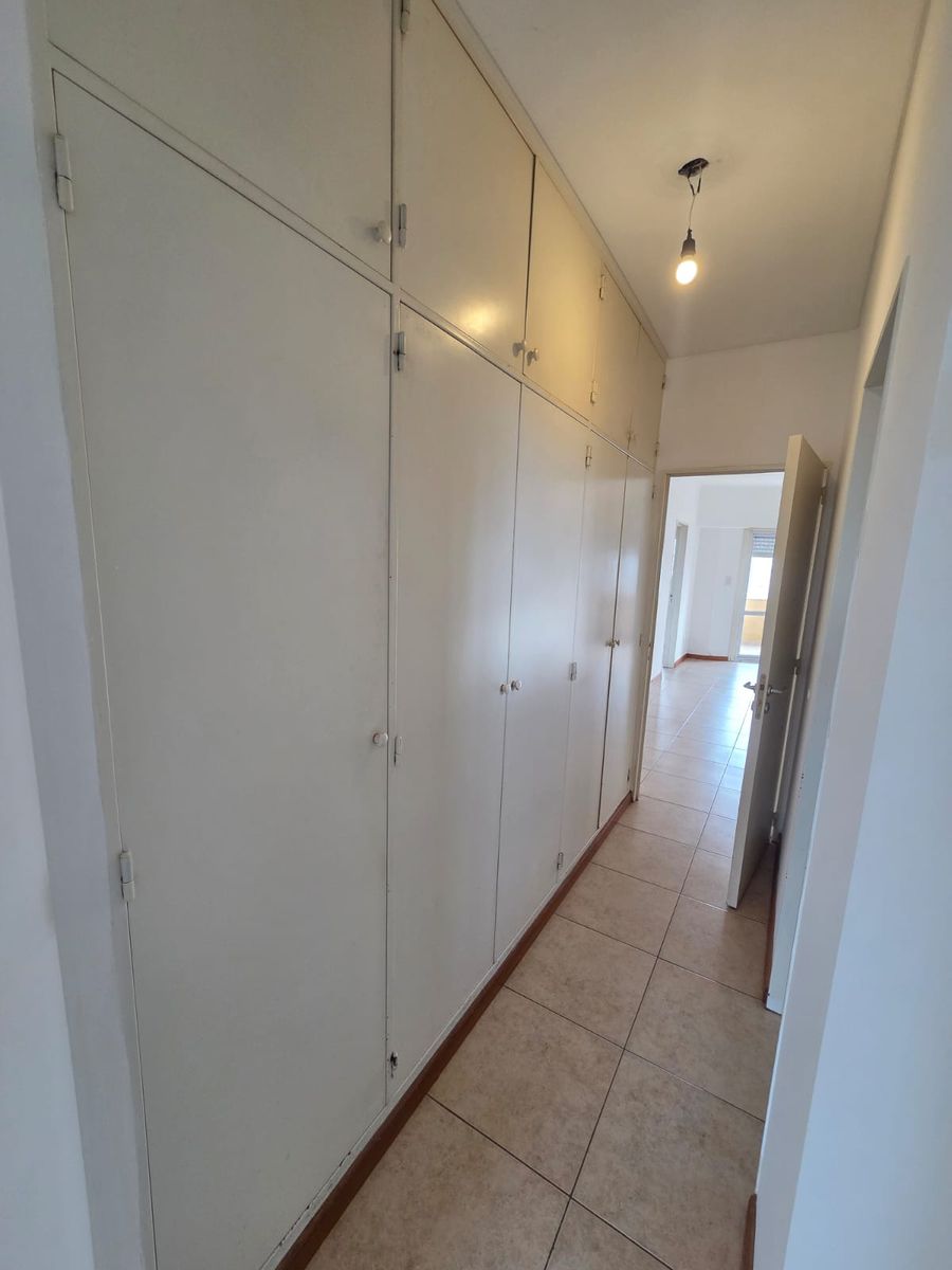 Departamento 1 dormitorio c/balcon y baulera — foto 6