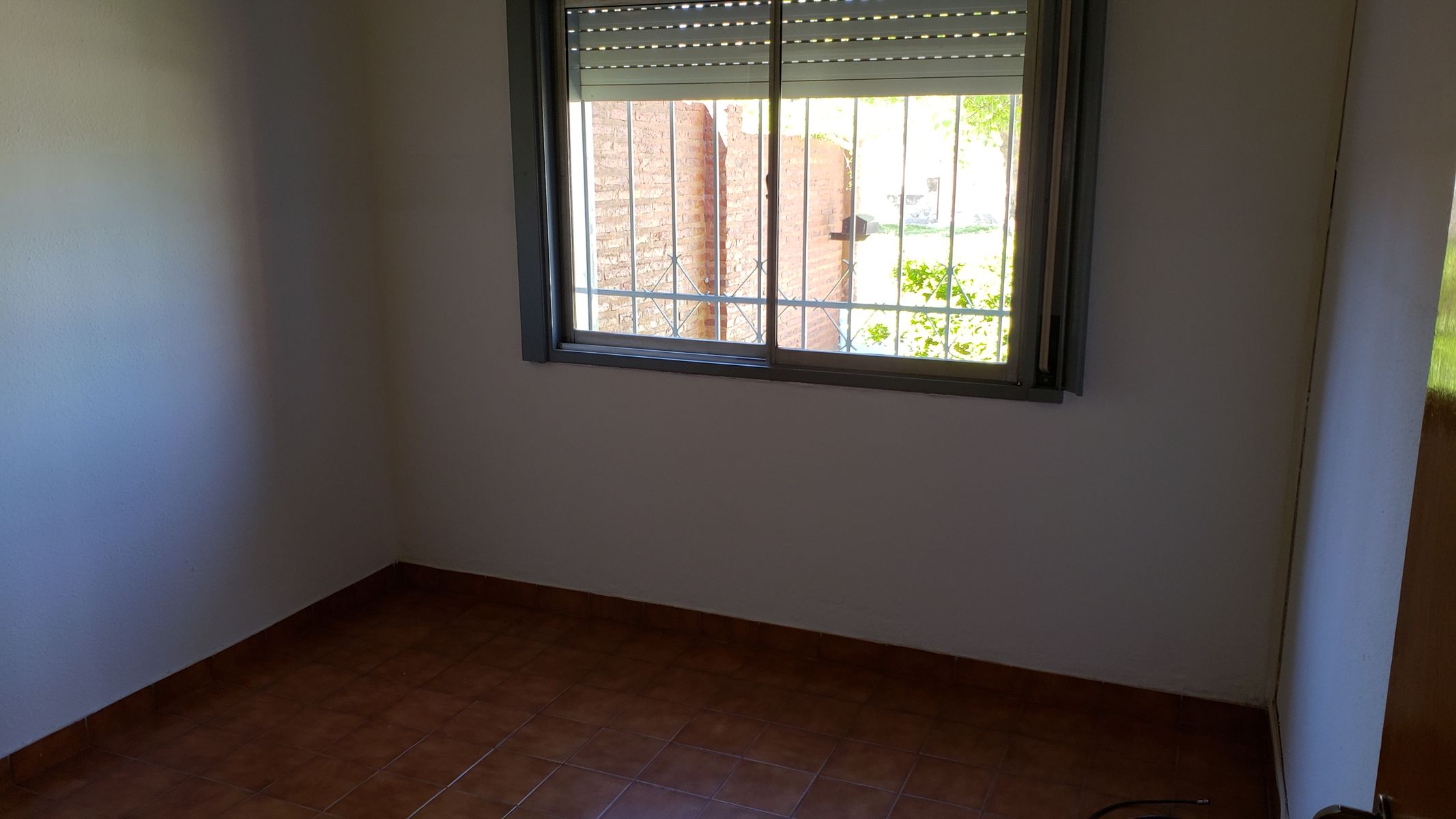 Casa 2 dormitorios c/garaje y patio - 3