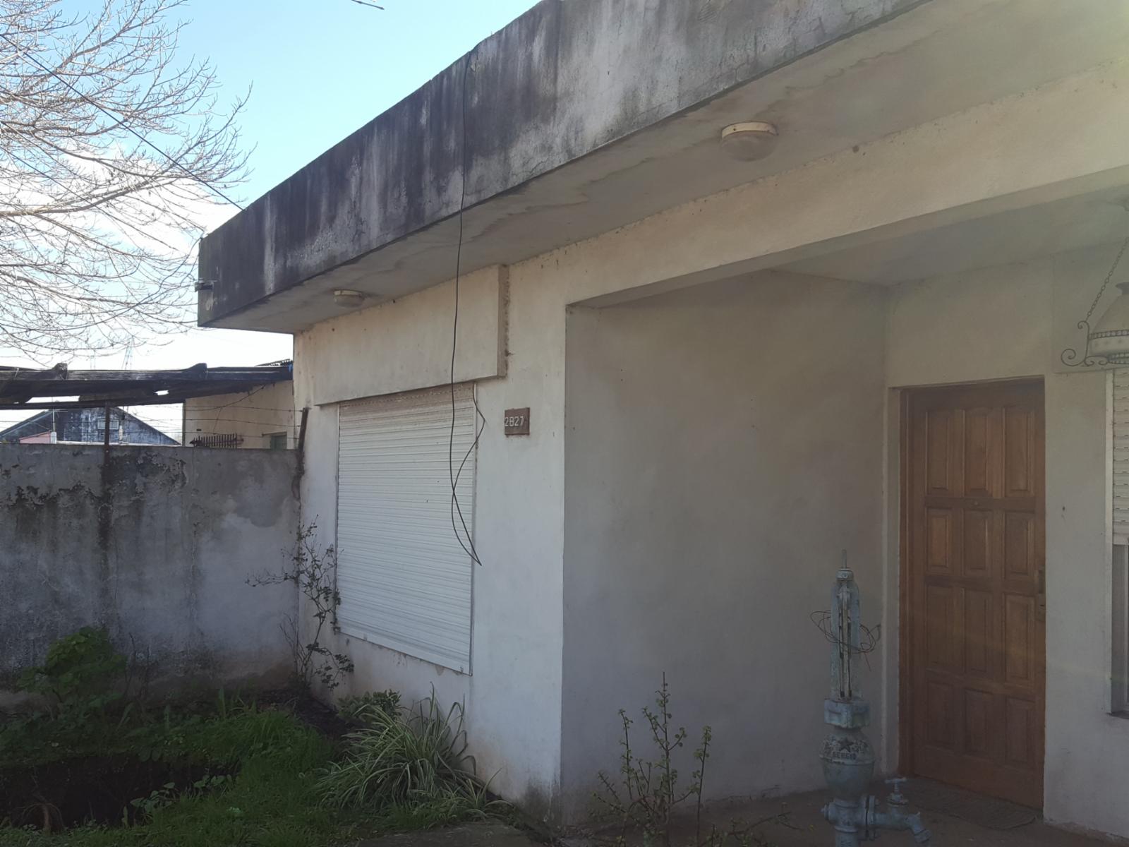 LONGCHAMPS - Casa Con Galpón Apta Crédito — foto 2