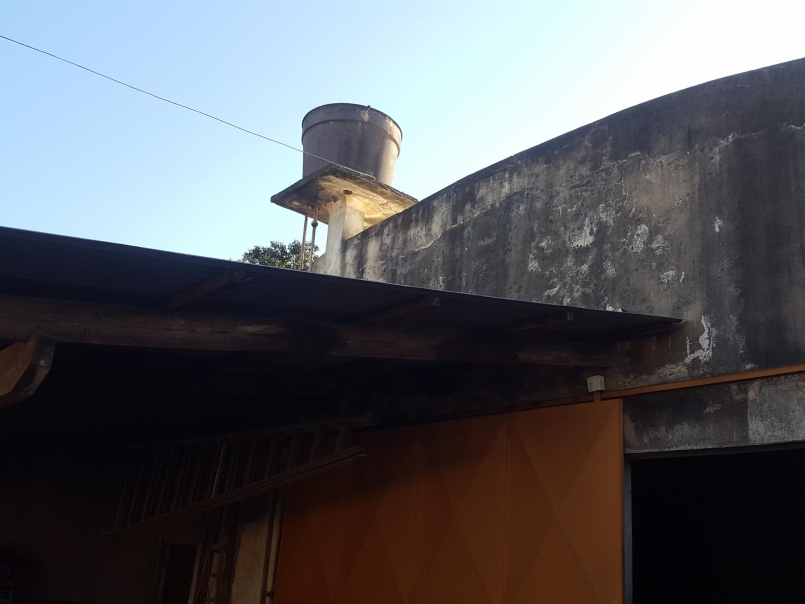 LONGCHAMPS - Casa Con Galpón Apta Crédito — foto 5