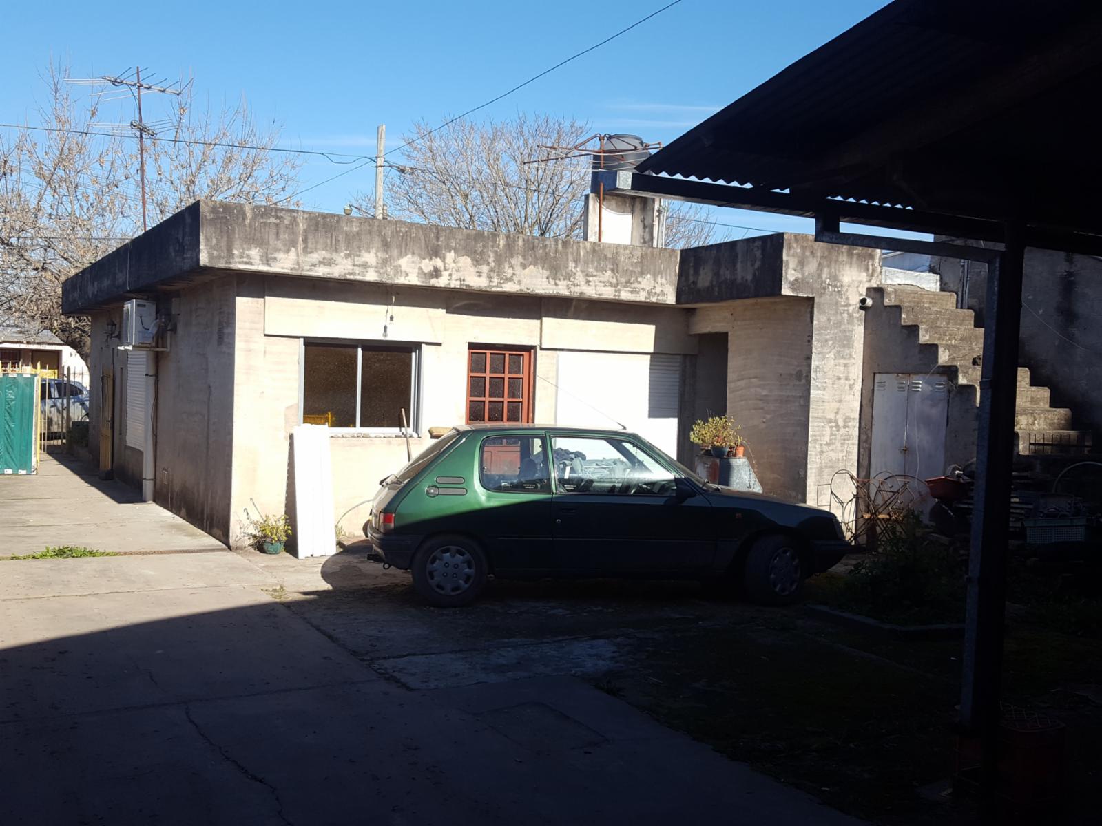 LONGCHAMPS - Casa Con Galpón Apta Crédito — foto 10