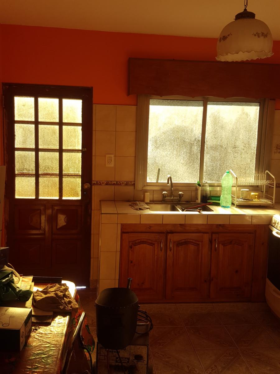 LONGCHAMPS - Casa Con Galpón Apta Crédito — foto 14