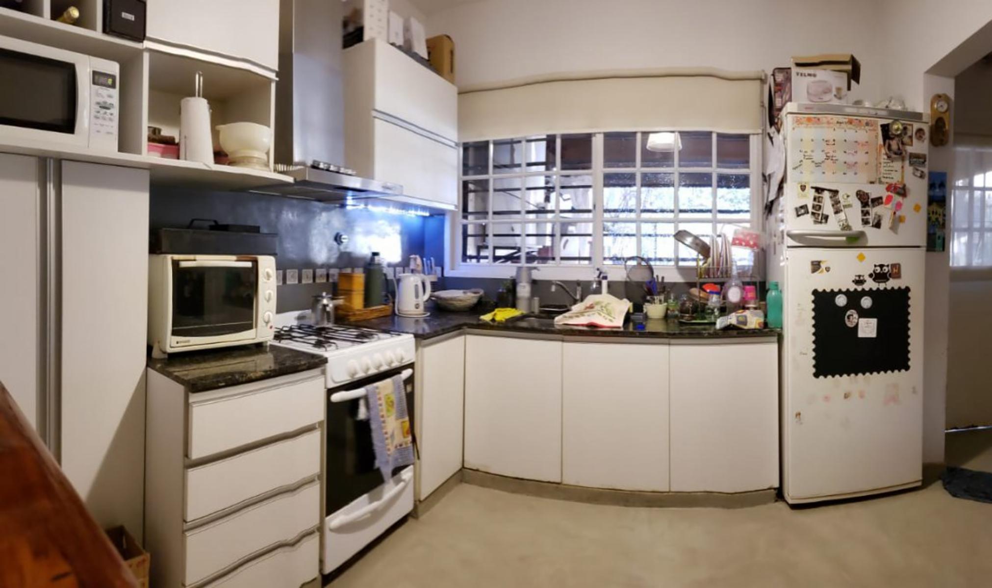 BURZACO - Importante Casa En Venta — foto 2