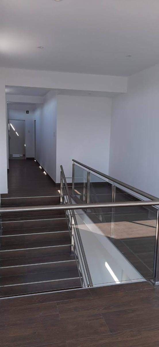 EXCELENTE DEPARTAMENTO EN LONGCHAMPS CENTRO - 1