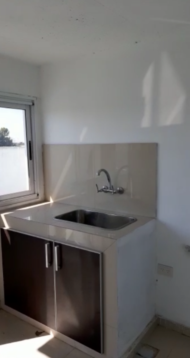 EXCELENTE DEPARTAMENTO EN LONGCHAMPS CENTRO - 3