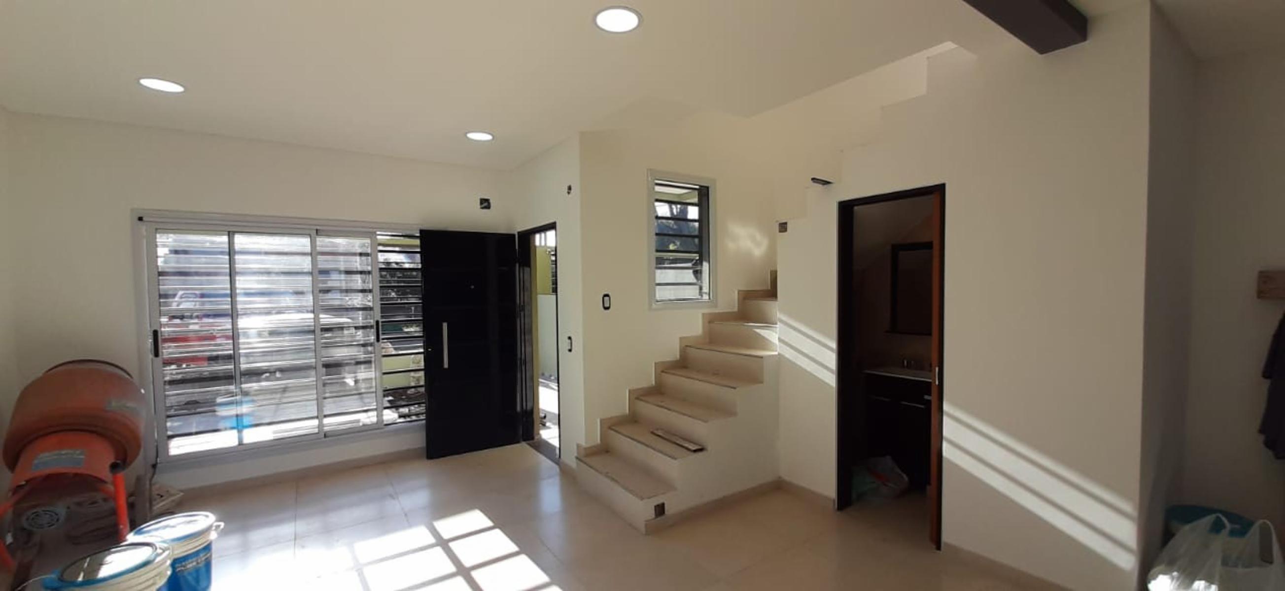 EXCELENTE DUPLEX CON COCHERA - 4
