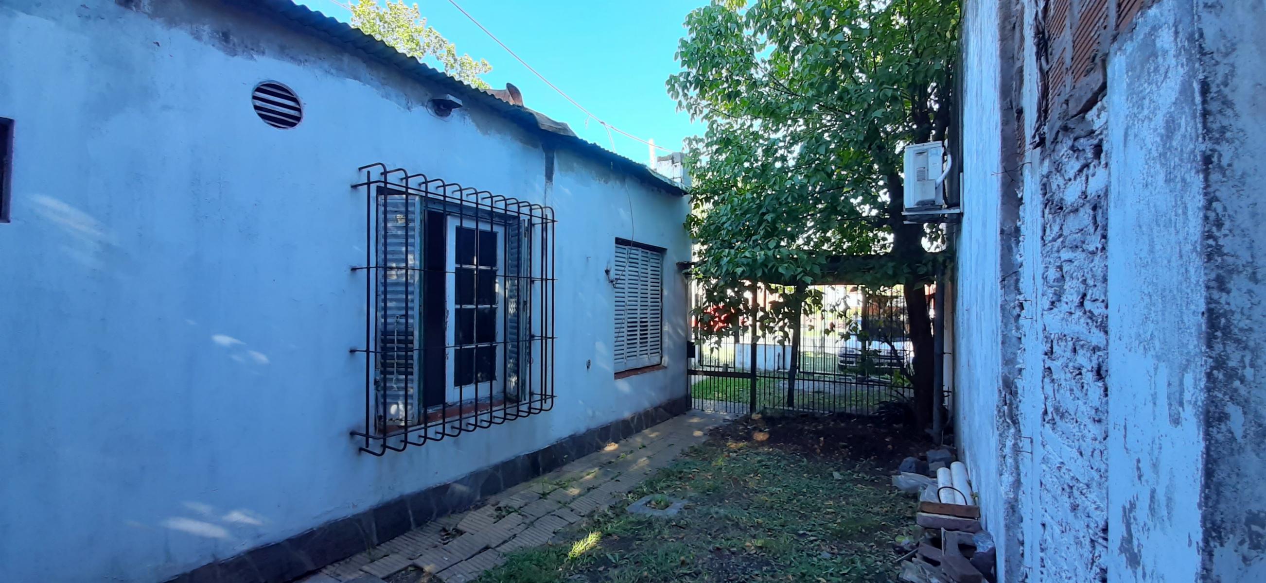 BURZACO - Casa Sobre Av Espora APTA CREDITO HIPOTECARIO - Ideal Inversores