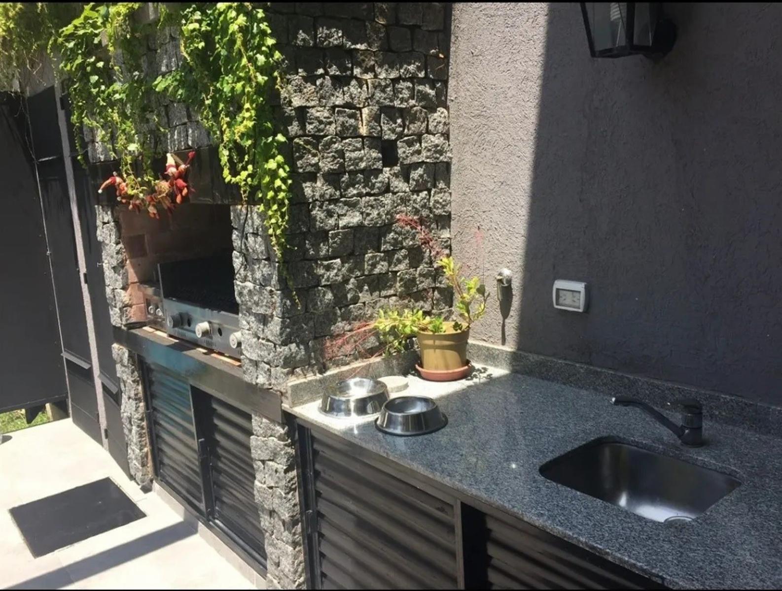 TEMPERLEY - BARRIO INGLES - VENTA TRIPLEX