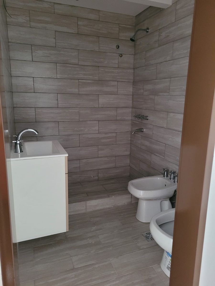 DEPARTAMENTO EN ALQUILER EN ADROGUE - 17