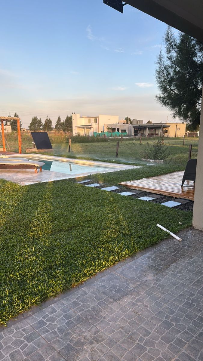 CASA DE DOS PLANTAS EN VENTA — foto 2