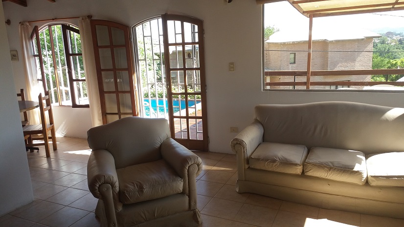 Oportunidad! Lote 760 mts. con Tres propiedades! Dos duplex y una casa, pileta! Excelente estado!! — foto 2