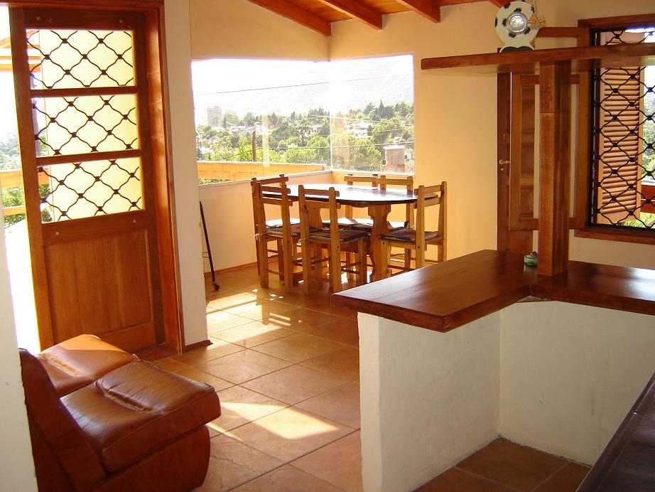 Oportunidad! Lote 760 mts. con Tres propiedades! Dos duplex y una casa, pileta! Excelente estado!! — foto 6
