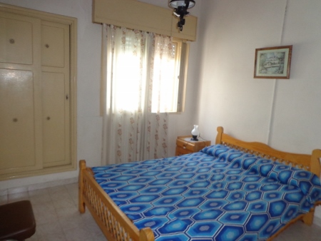 OPORTUNIDAD! DOS HERMOSAS CASAS EN CALLE INTENDENTE GARCIA! LOTE 900MTS — foto 3