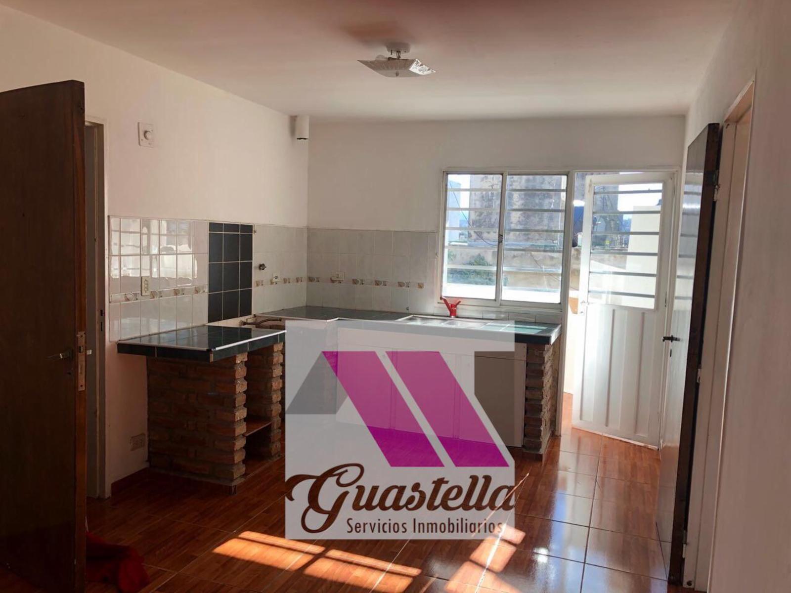 OPORTUNIDAD DEPARTAMENTO 2 DORMITORIOS CON BALCON A 4 CUADRAS DEL CENTRO — foto 3