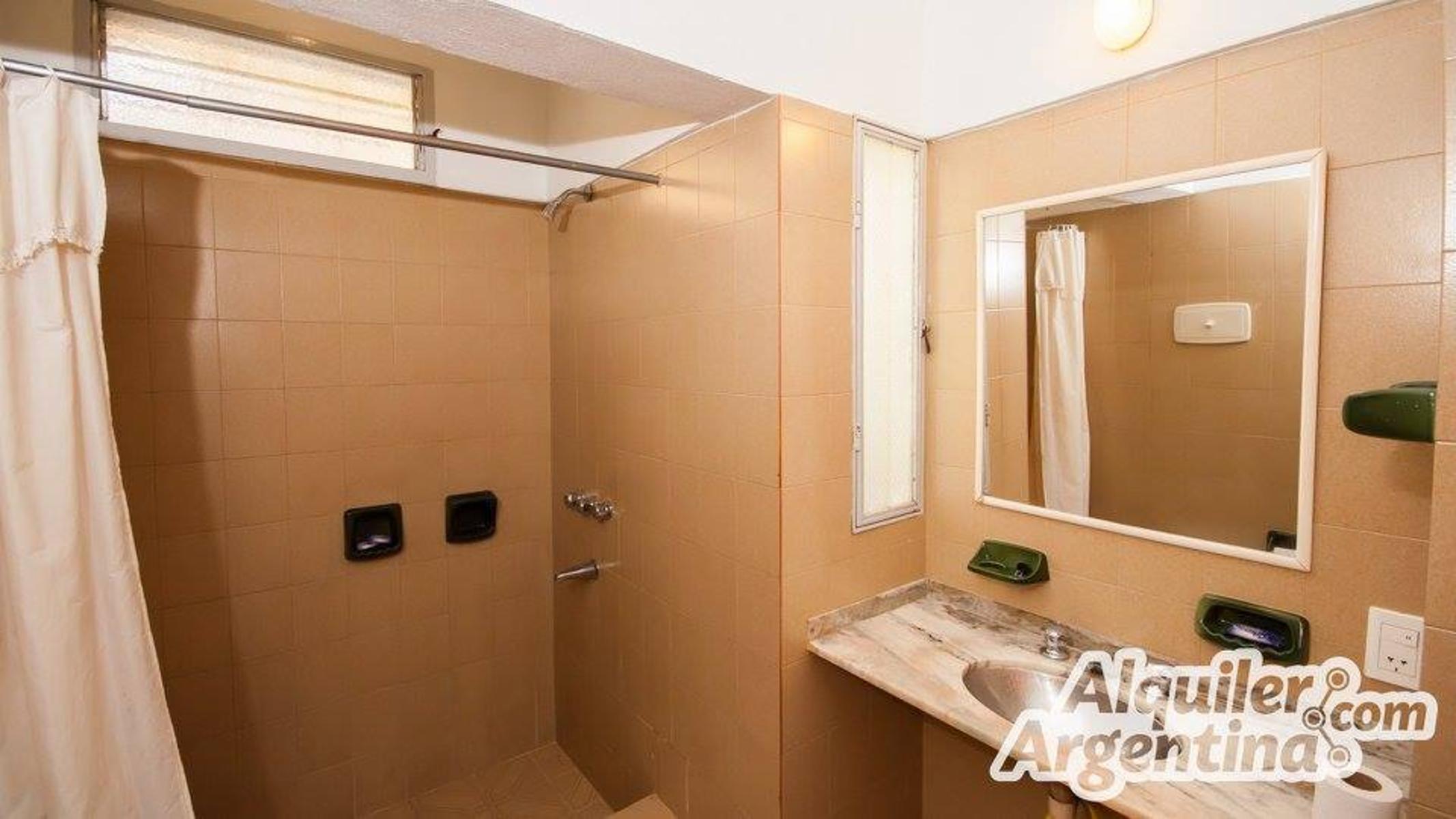 ESPECTACULAR COMPLEJO DE 5 DEPARTAMENTOS+ UNA CASA DE 3 DORMITORIOS! CON 59 MTS. DE COSTA AL RIO . SOL Y RIO!!! - 10