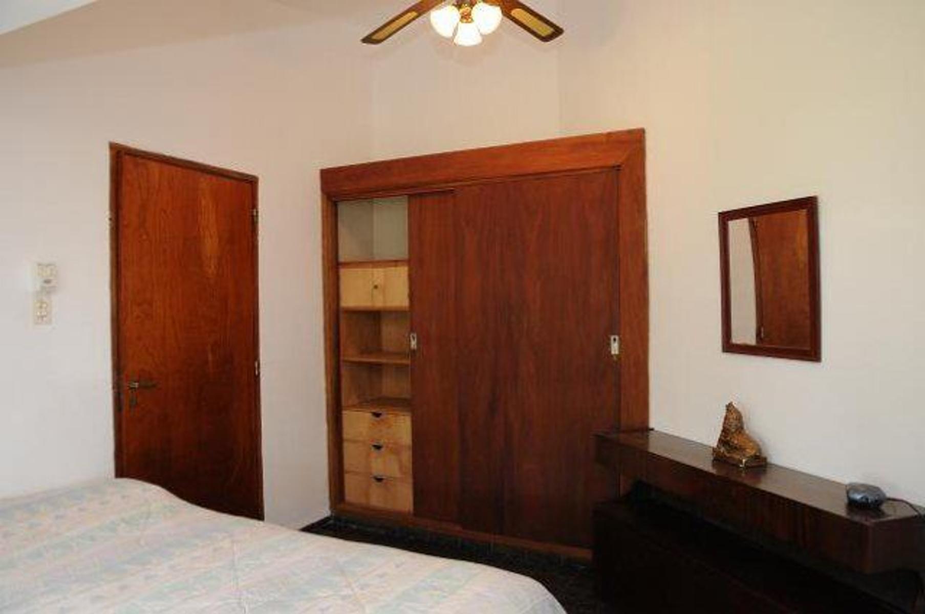 ESPECTACULAR COMPLEJO DE 5 DEPARTAMENTOS+ UNA CASA DE 3 DORMITORIOS! CON 59 MTS. DE COSTA AL RIO . SOL Y RIO!!! - 16