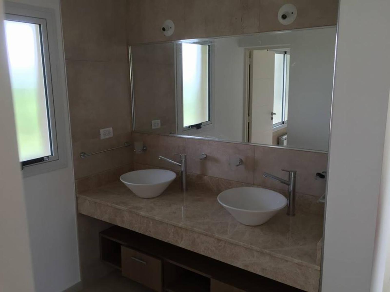 LA ARBOLADA HOLLYWOOD- HERMOSA CASA EN VENTA A ESTRENAR! — foto 10
