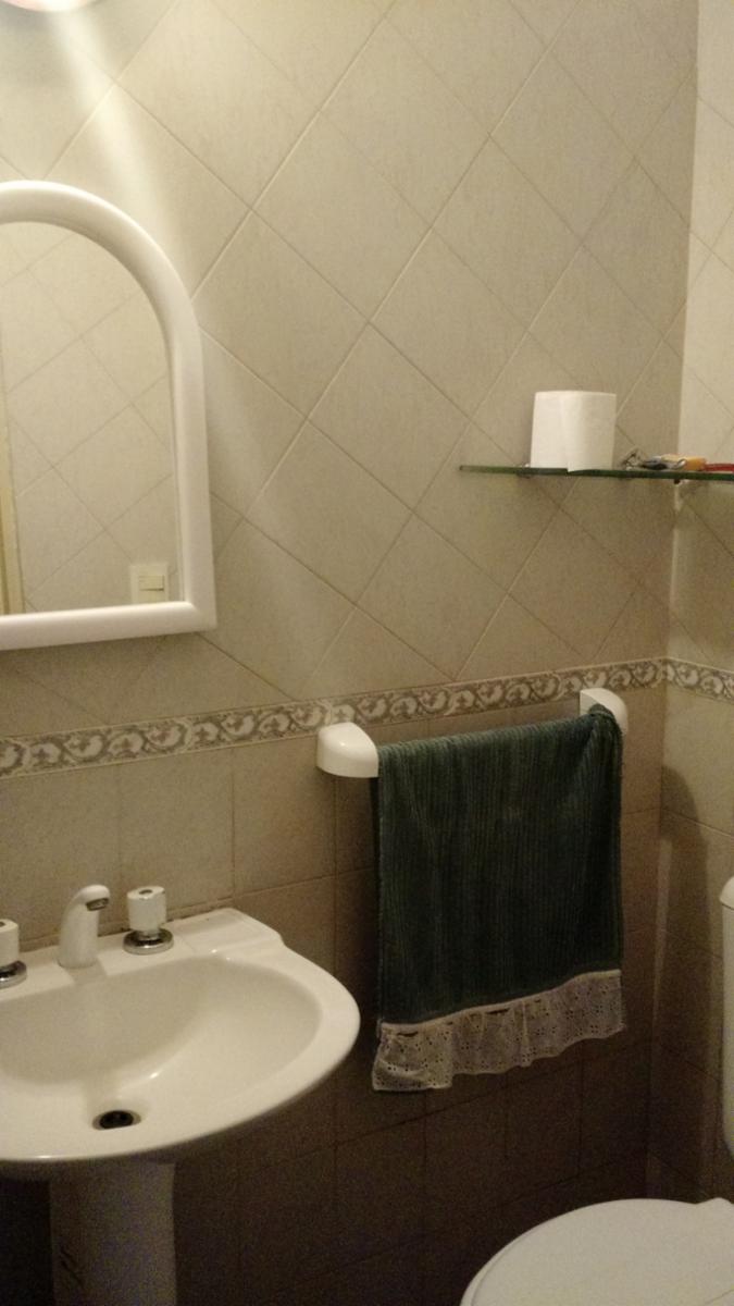 HERMOSA CASA EN SOL Y RIO! CON TRES DORMITORIOS, Y DEPTO INTERNO DE DOS DORMITORIOS. — foto 4