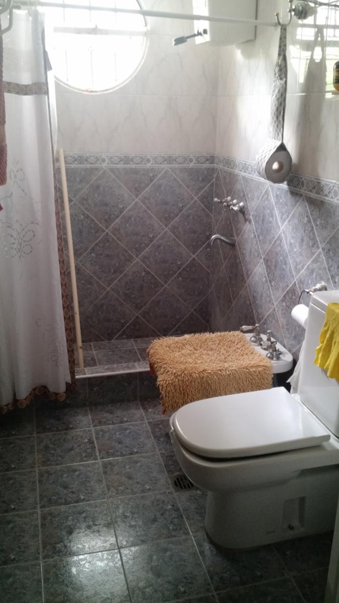 HERMOSA CASA EN SOL Y RIO! CON TRES DORMITORIOS, Y DEPTO INTERNO DE DOS DORMITORIOS. — foto 5