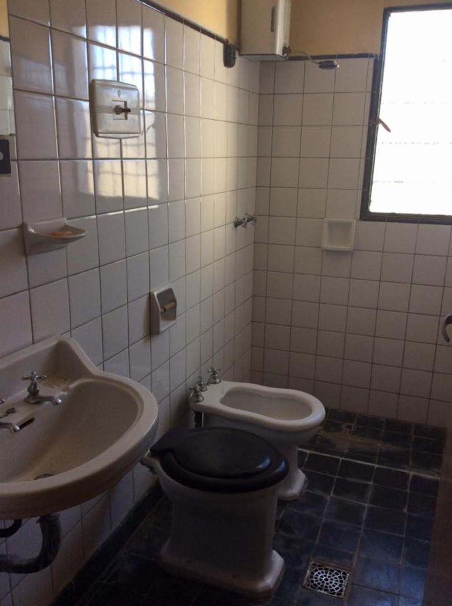 HERMOSA PROPIEDAD CON COSTA AL LAGO, EN COMPLEJO, BAJADA DE LANCHA PROPIA ESPACIOS VERDES IMPERDIBLE — foto 15