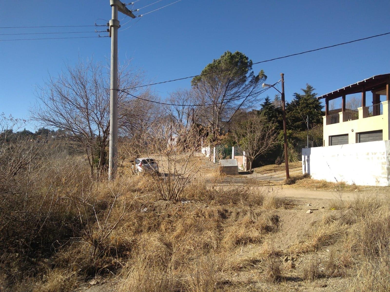 HERMOSO LOTE CON COSTA LA RIO LOS CHORRILLOS CARLOS PAZ SIERRAS — foto 2