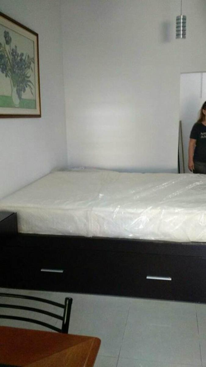 EXCELENTE MONOAMBIENTE RECICLADO A NUEVO A UNA CUADRA DE SARMIENTO